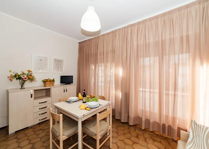 Emanuel Apartman Diano Marina